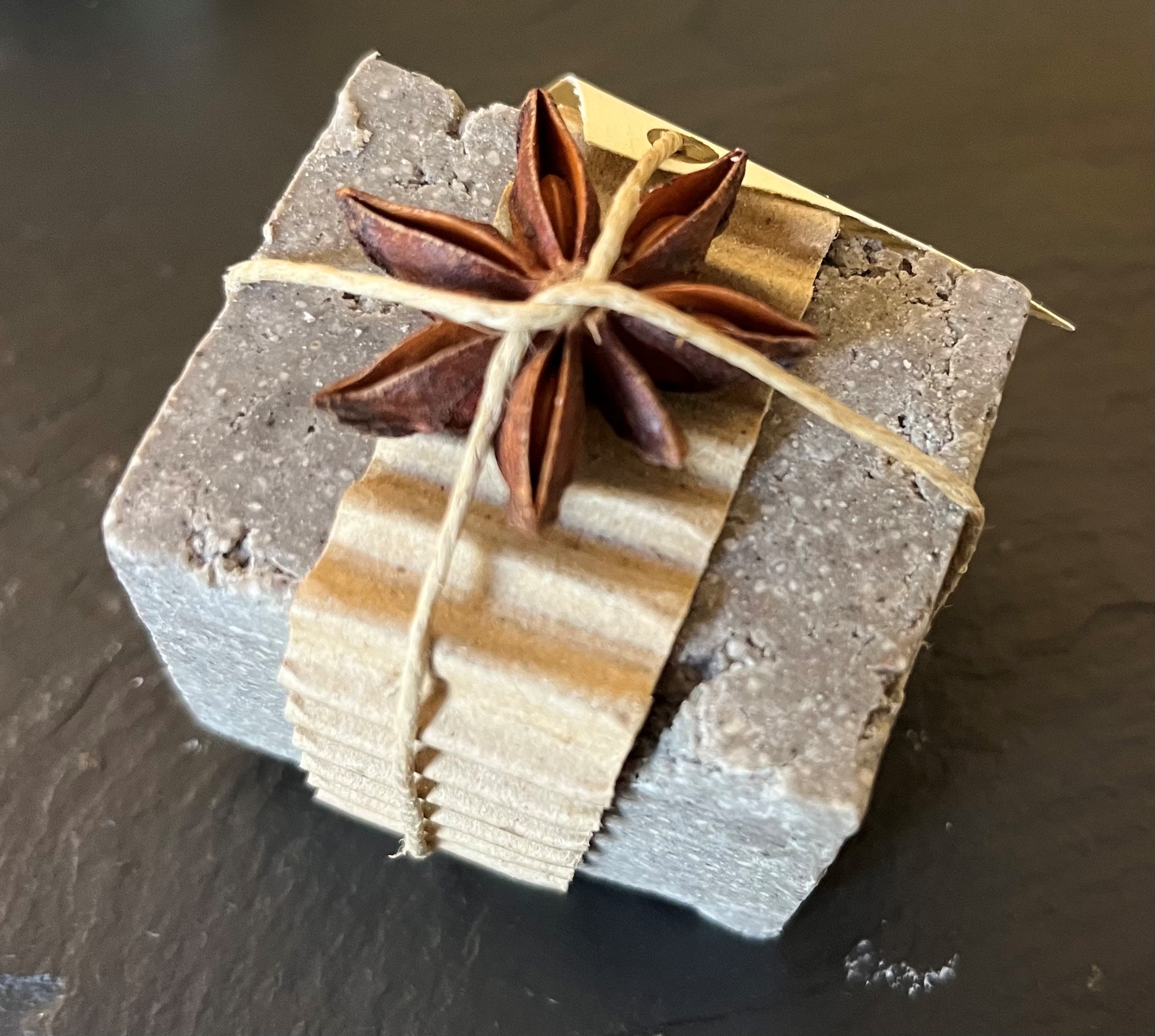 Black Solid Shampoo Bar for normal to oily hair