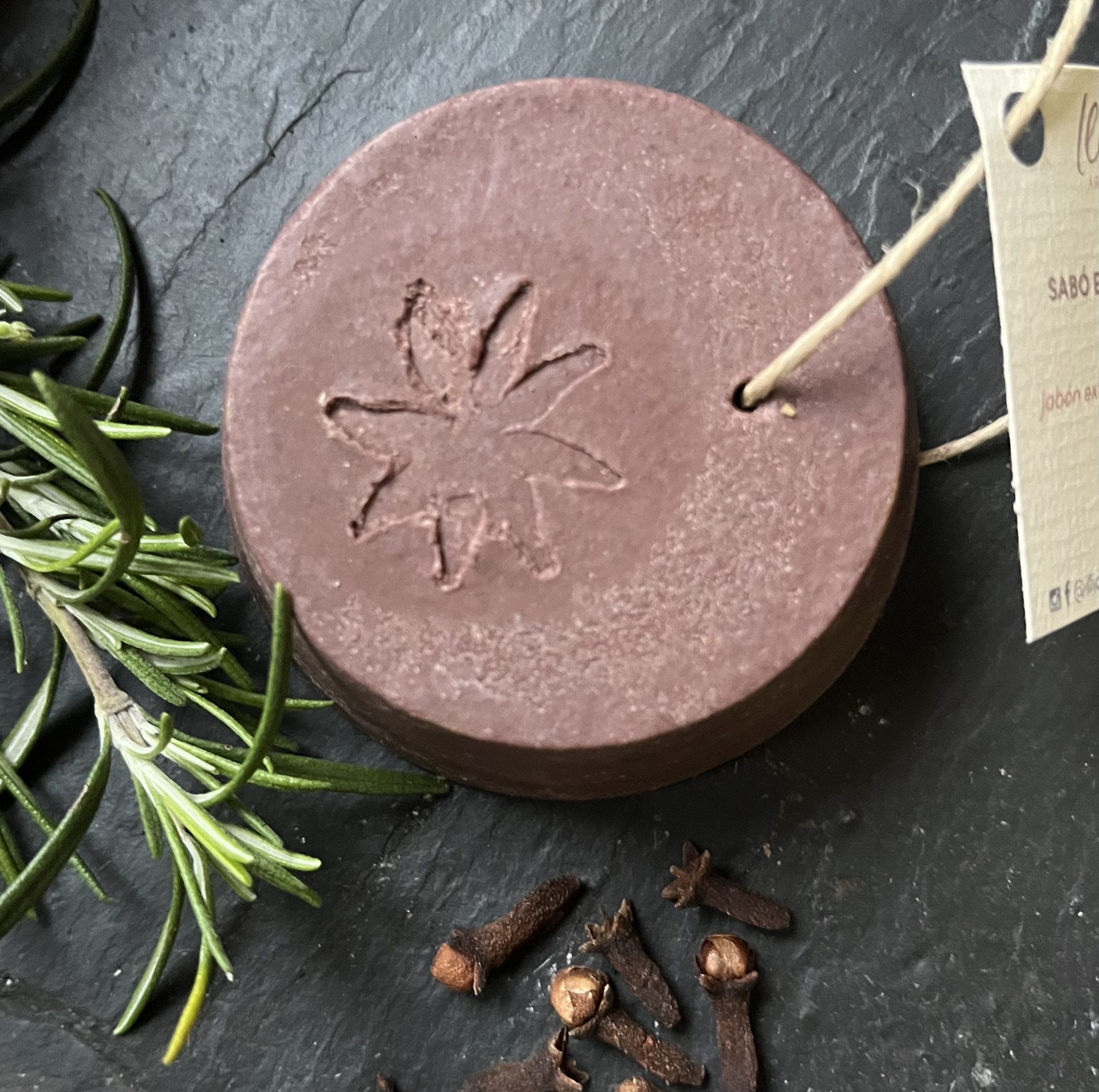 Exfoliant Red Clay Soap with Clove & Rosemary